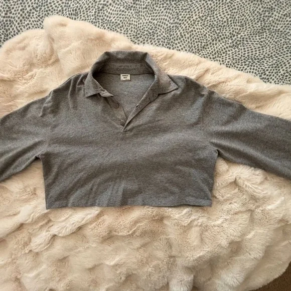 Aritzia Sunday Best Top - Picture 2 of 3